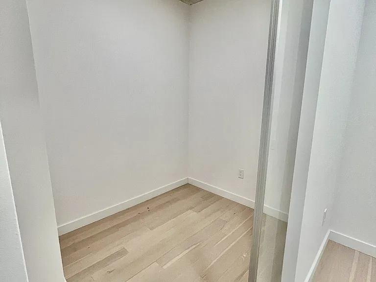 1720 Bayview Ave #527 — Photo 12
