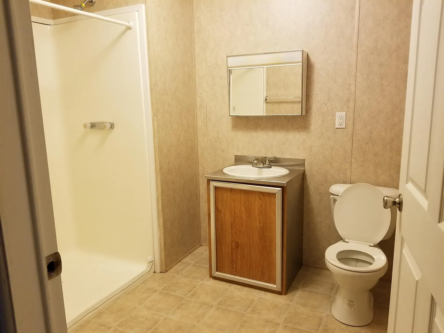 3 bed, $850 — Photo 3