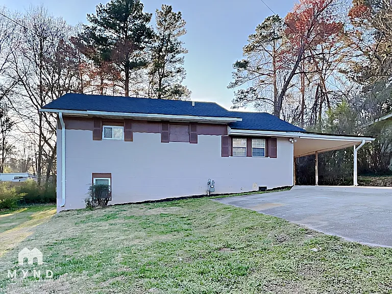 2380 Brackett Rd SW — Photo 1