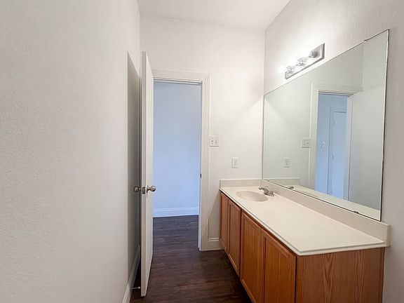 5th image of 2511 Taos Dr