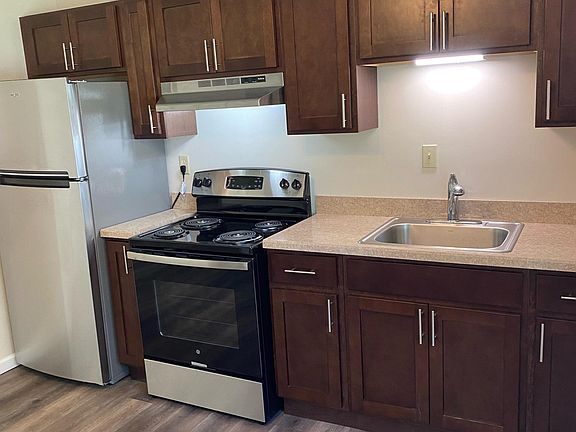 2nd image of 127 Newell St #1