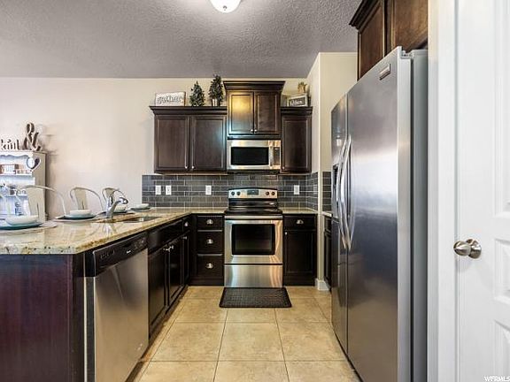 5th image of 1627 N Venetian Way