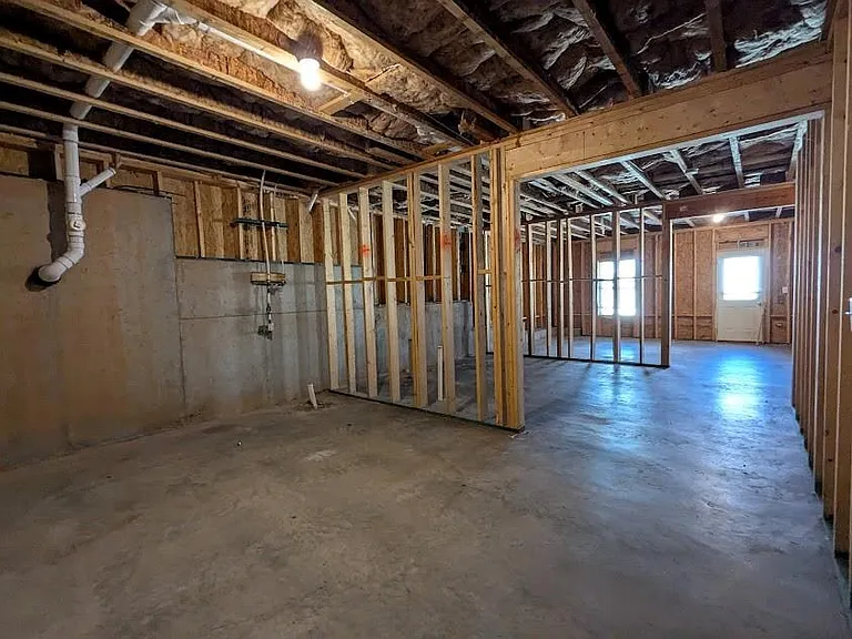 2034 Britt Dr — Photo 48