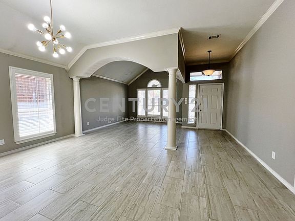 3rd image of 6613 Carriage Dr