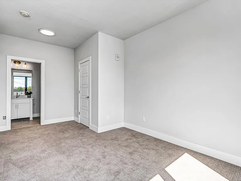 907 Winter St NE #201 — Photo 18