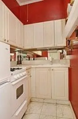 Sold by R New York | media 2