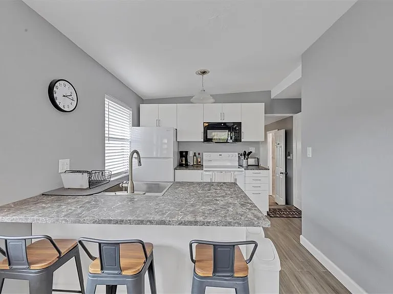 2305 Novus St — Photo 17