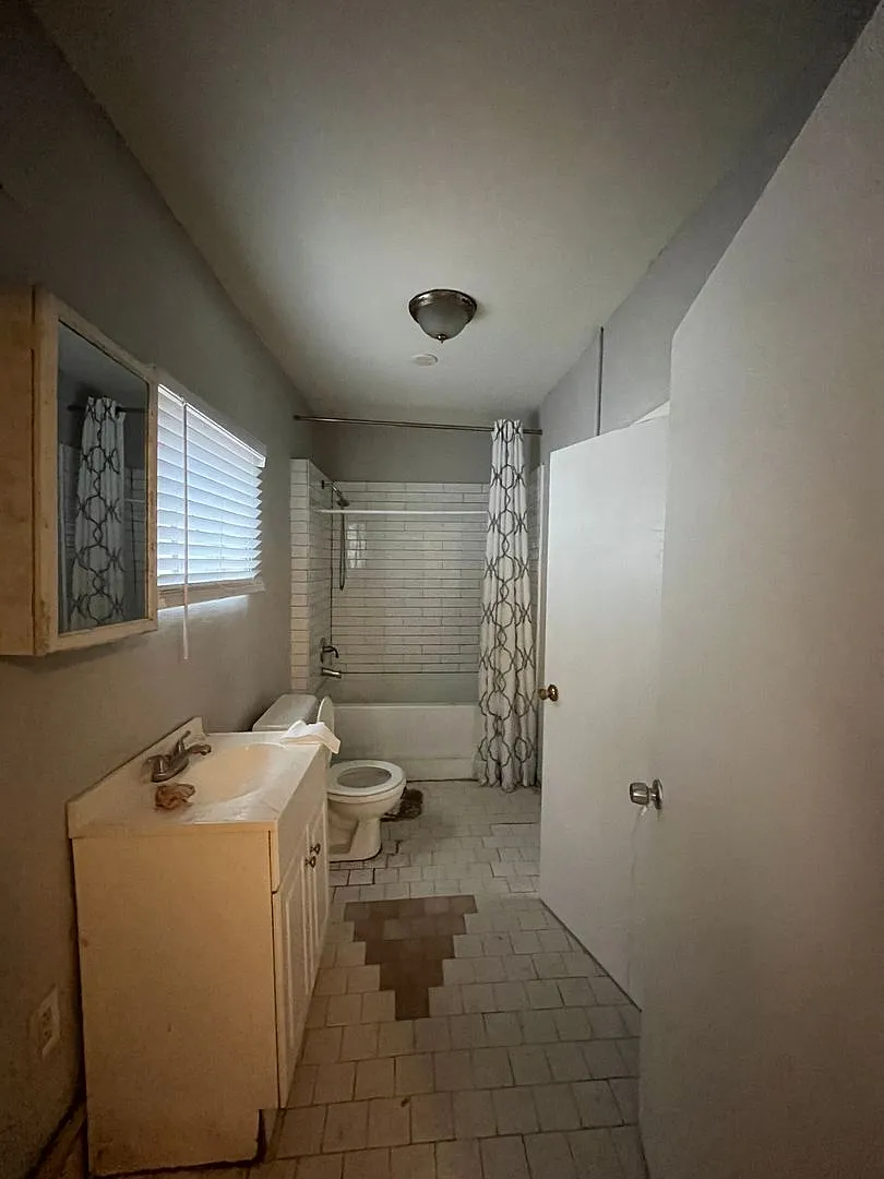 2 Bed/ 1 Bath Apartment walking distance to Fisk and Meharry, Minutes to Downtown and Germantown — Photo 2