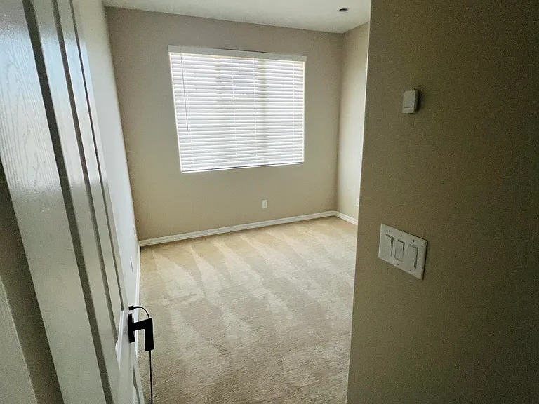946 W Macaw Dr — Photo 23