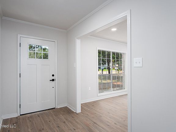 4th image of 217 Lynnwood Cir