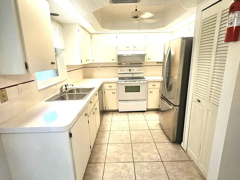 23123 Glen Ave — Photo 9