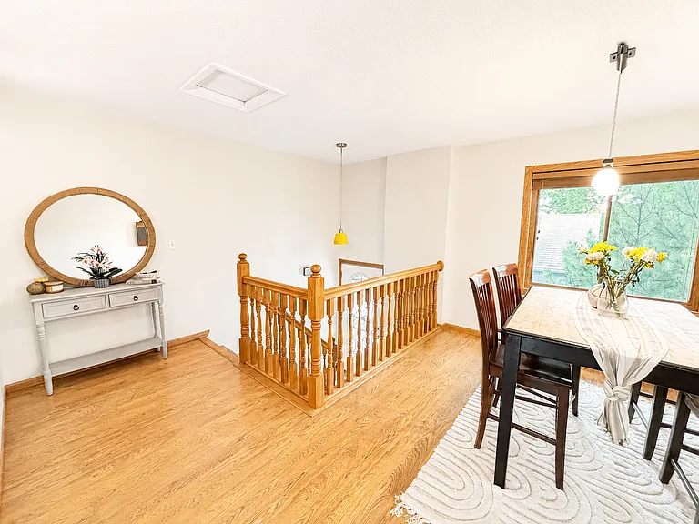 428 22nd St E — Photo 3