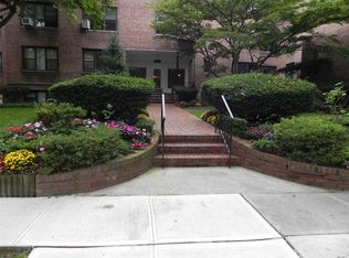 15 Clent Rd APT 1D, Great Neck, NY 11021