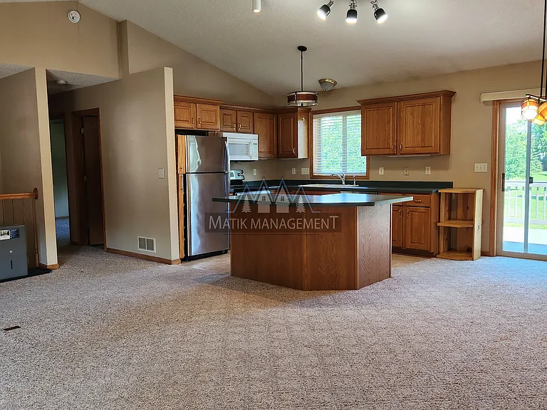 4343 Ashland Ln NW — Photo 8