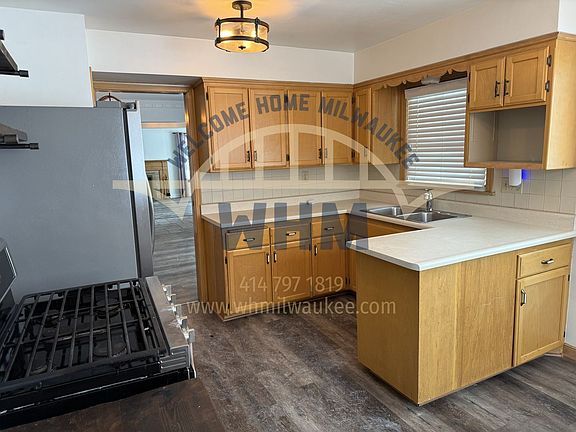 3rd image of 9131 Stickney Ave