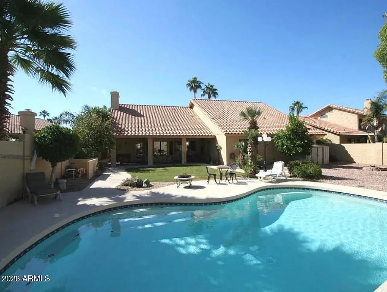 3 bed, 2.0 bath, 2359 sqft, $4,800 — Photo 1