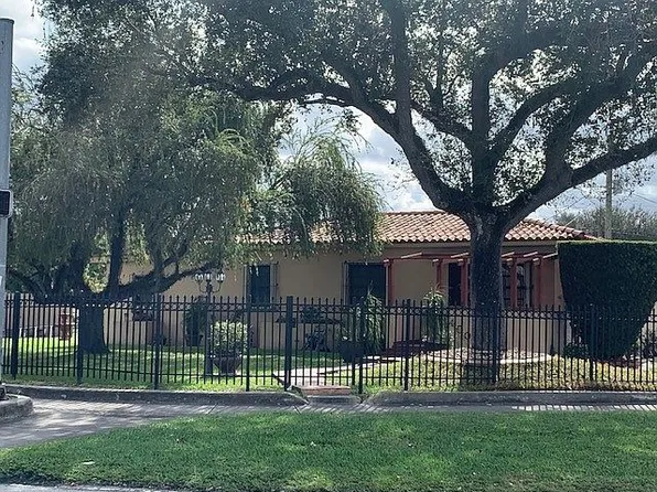 7400 SW 16th St, Miami, FL 33155