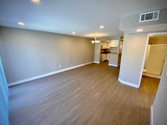 4th image of 3016 Honolulu Ave #6