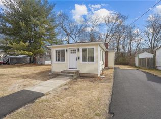 58 Verndale St, Warwick, RI 02889