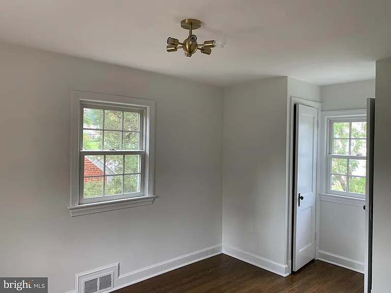 3120 Winnett Rd — Photo 9