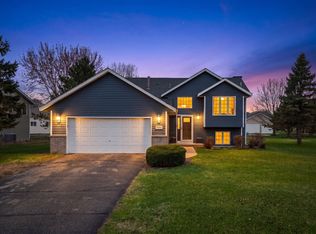19941 Calgary Trl, Farmington, MN 55024