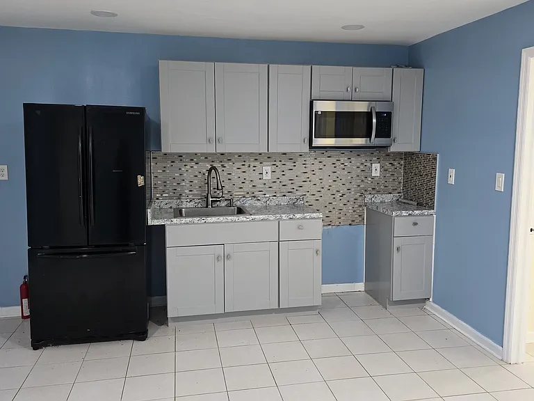 631 Hunterdon St #1 — Photo 8