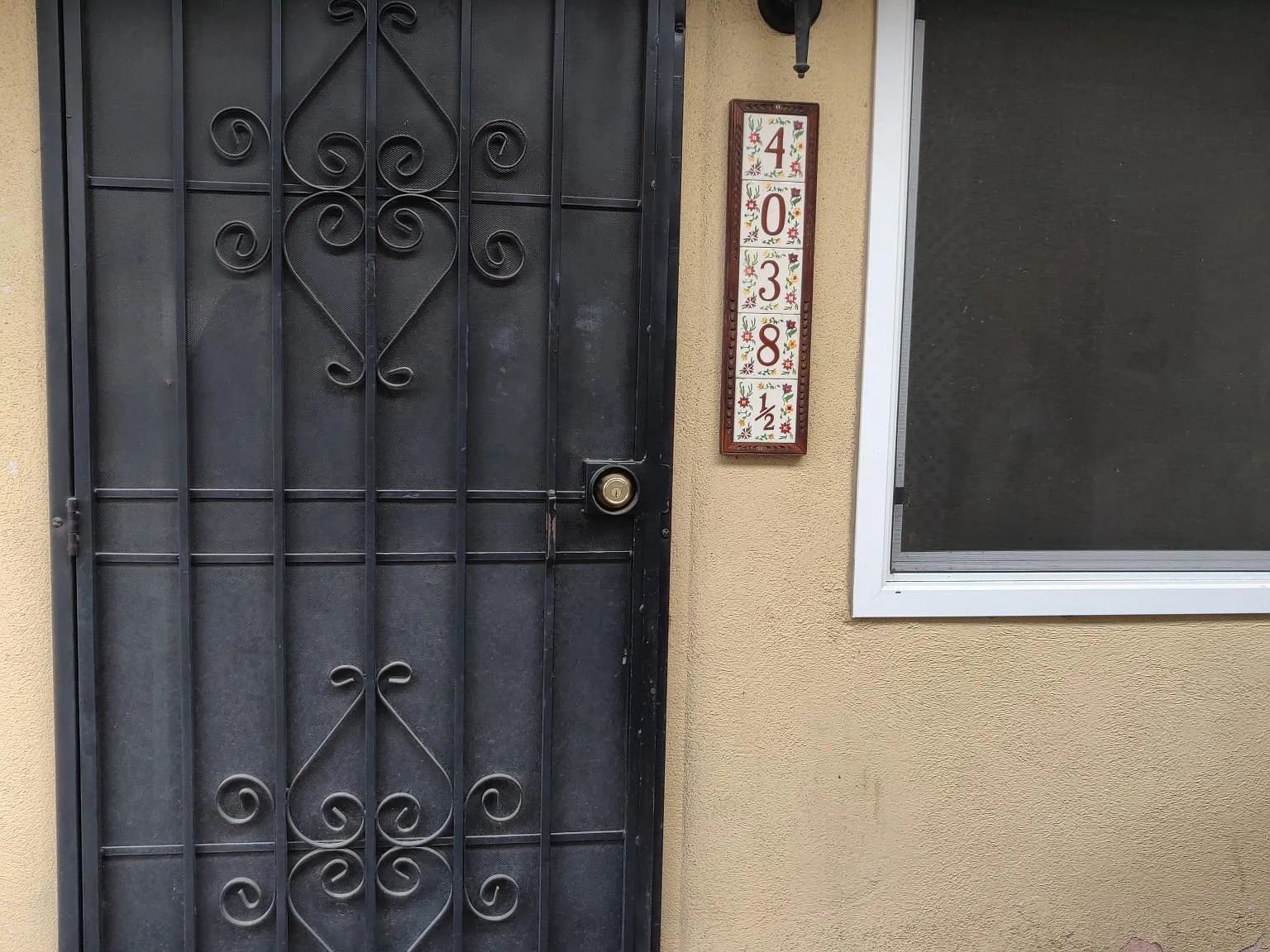 2 bed, 750 sqft, $2,200 — Photo 1