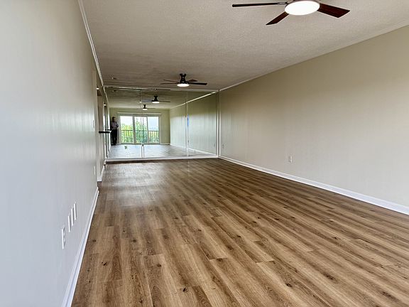 5th image of 200 Sanders Ferry Rd APT 1505