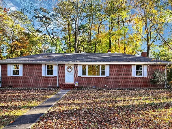 3217 Pioneer Ln, Chesapeake, VA 23323