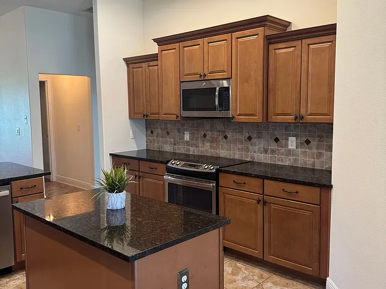 30454 Island Club Dr — Photo 5