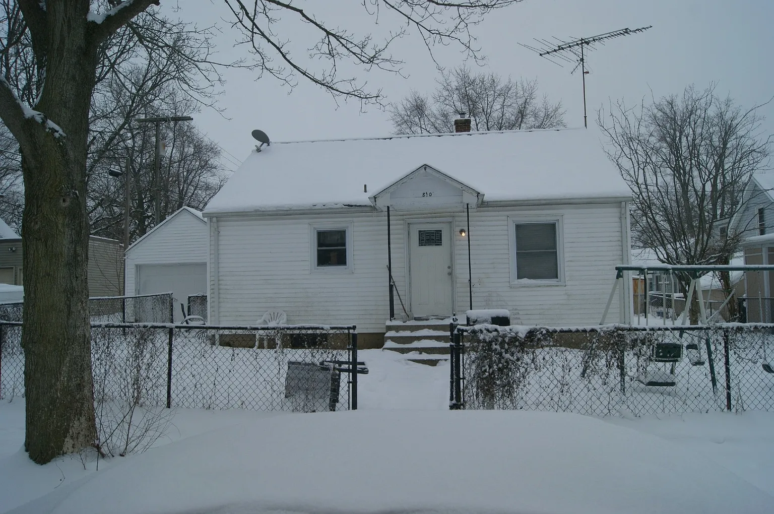 810 3rd St photo 1