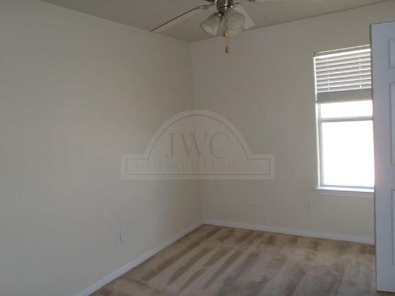 5th image of 1905 Charleston Ct APT A