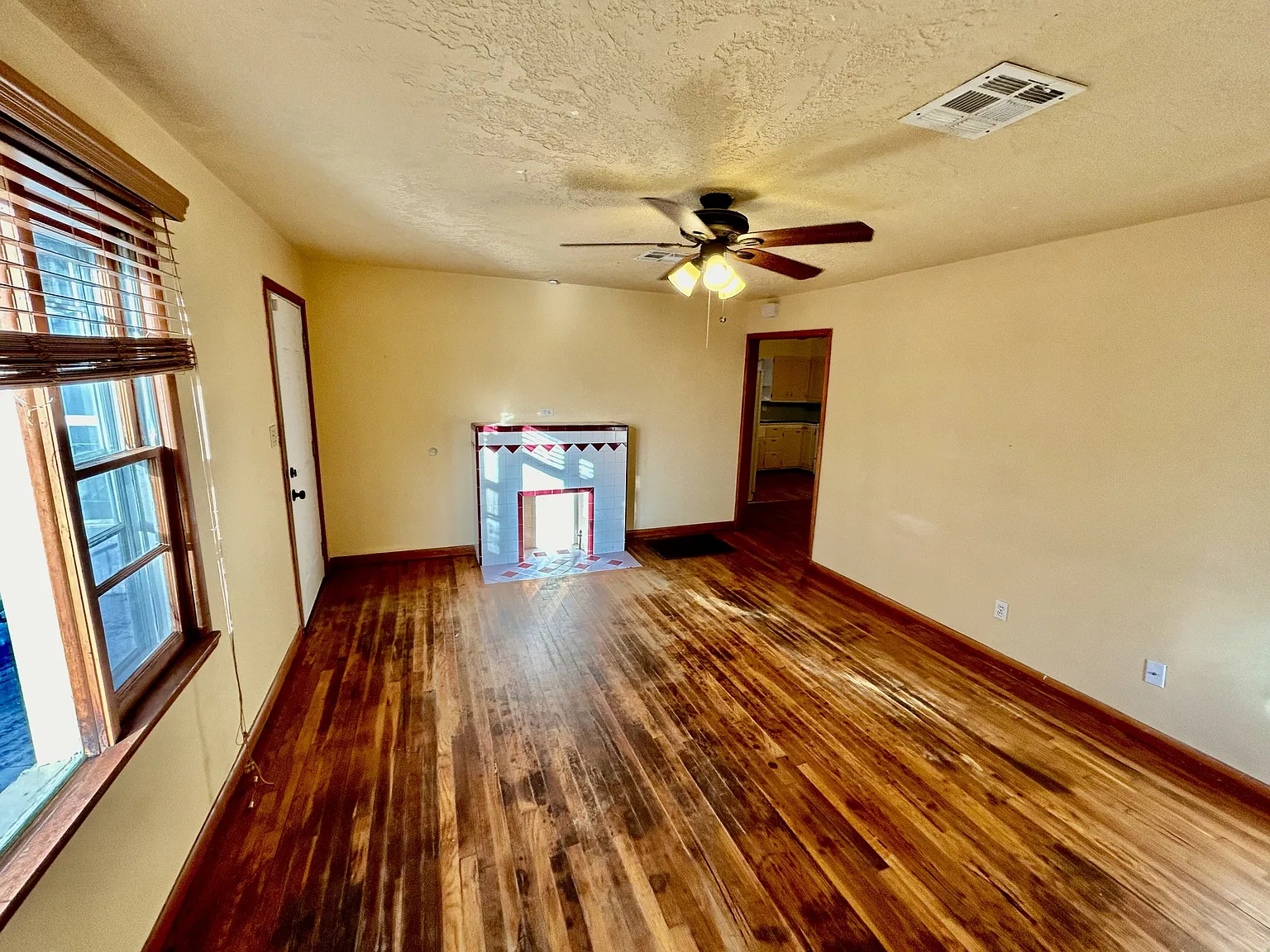 428 West 8th - K. Benes - 1 — Photo 4