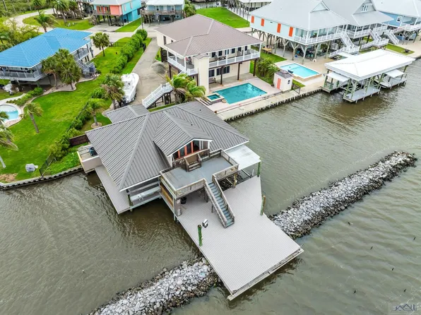 338 Anchor Dr, Grand Isle, LA 70358