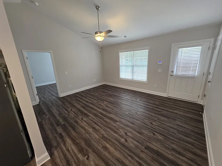318 Fox St — Photo 4