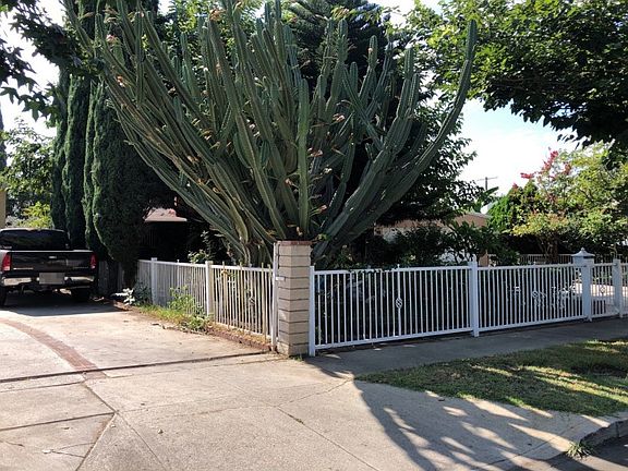 3rd image of 14412 Herron St