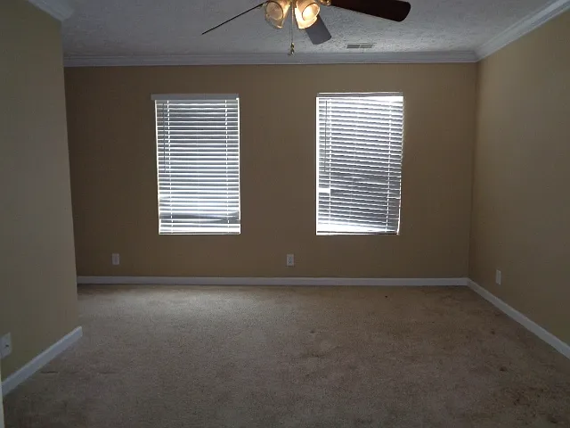 2320 Hayward Ln — Photo 9