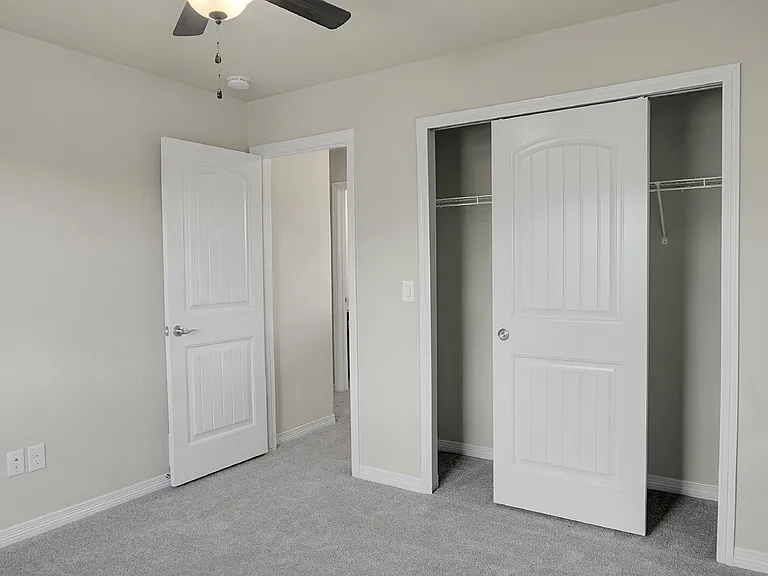 6782 Galpin Dr — Photo 13