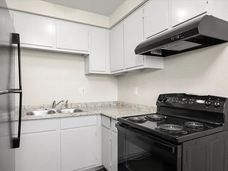 5567 S Sherman Cir #202 — Photo 6