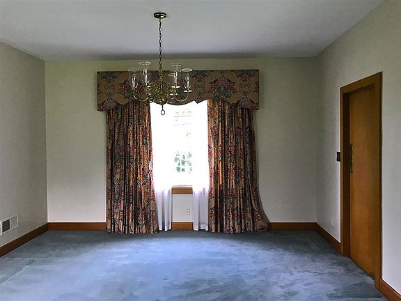 3rd image of 1761 Walnut St