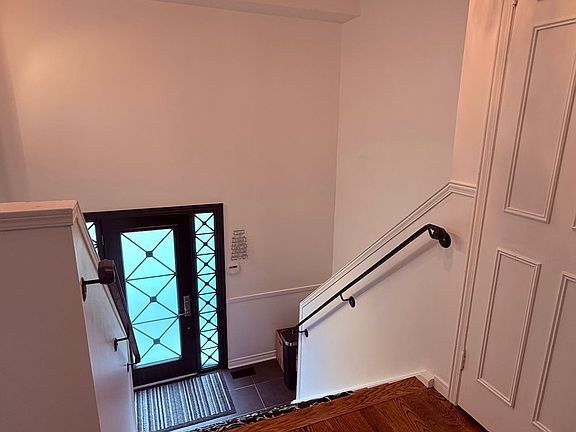 3rd image of 44 Roxborough Ln