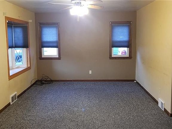 4th image of 1553 W 32nd St