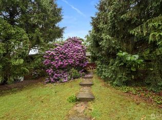 36 Overhill Rd, East Brunswick, NJ 08816