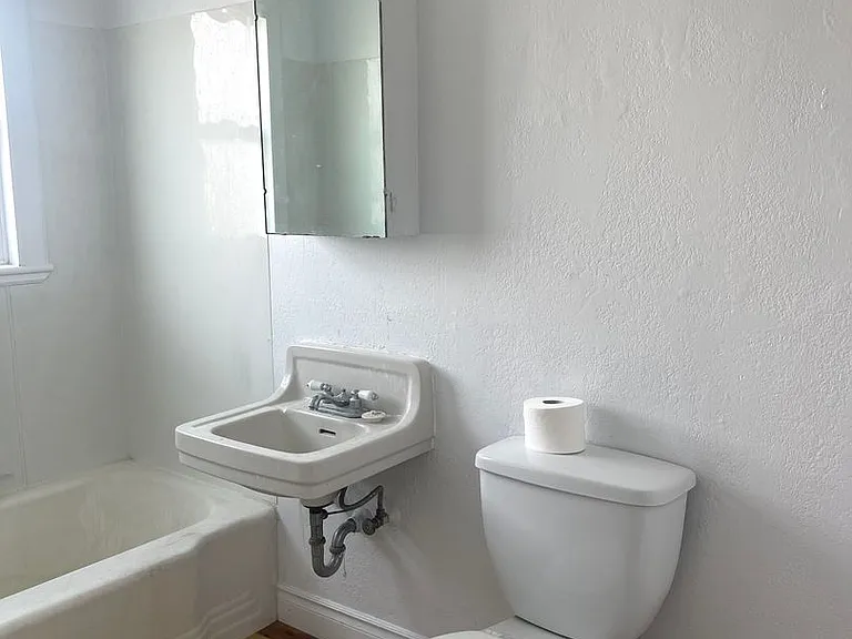115 W 1st Ave — Photo 6