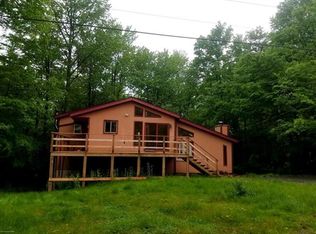 8278 Natures Dr, Tobyhanna, PA