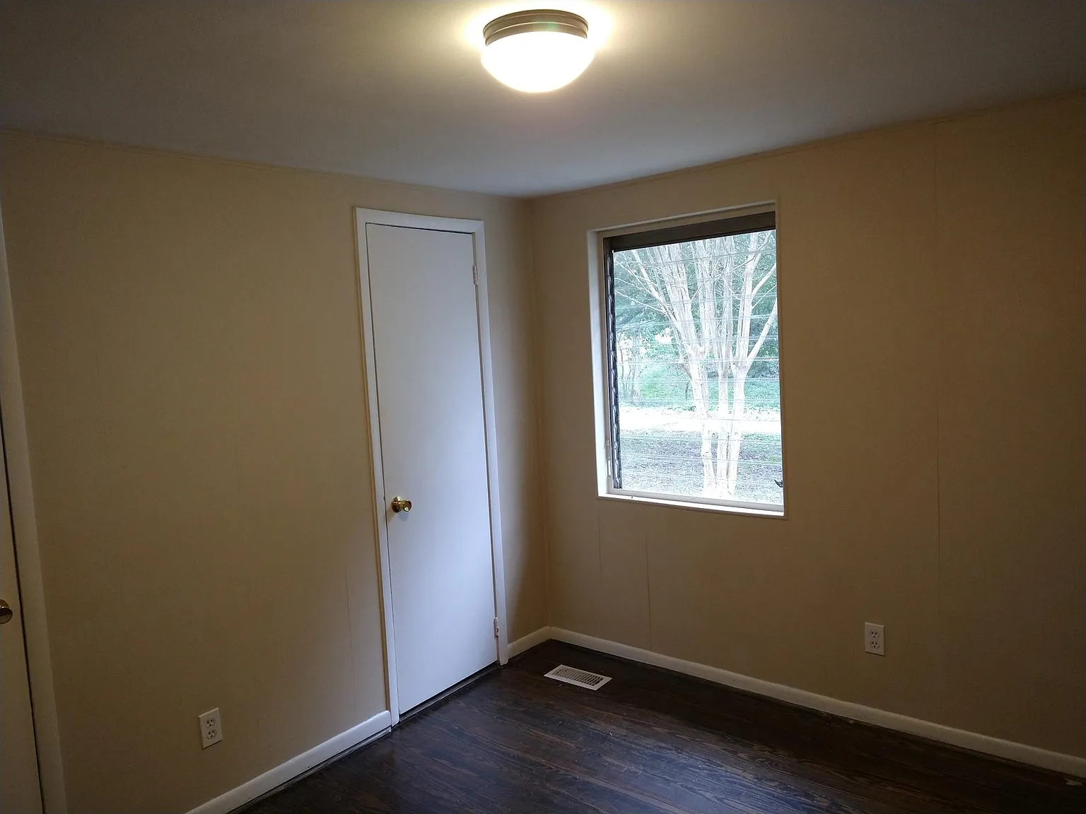 4 bed, 1241 sqft, $1,400 — Photo 4