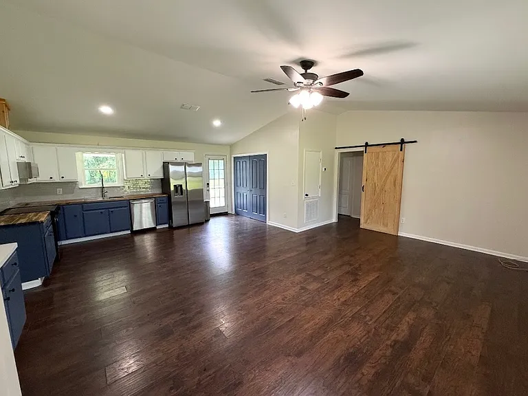 121 Country Dr — Photo 5