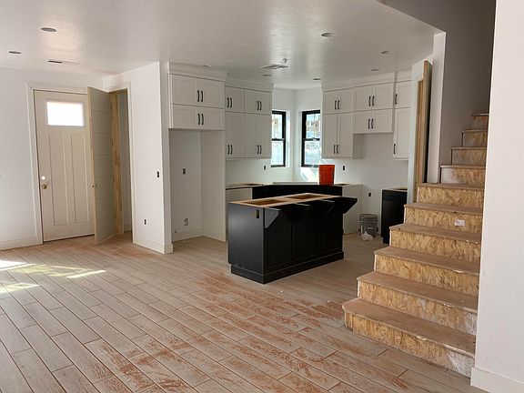 5th image of 1167 E Farmhouse Dr