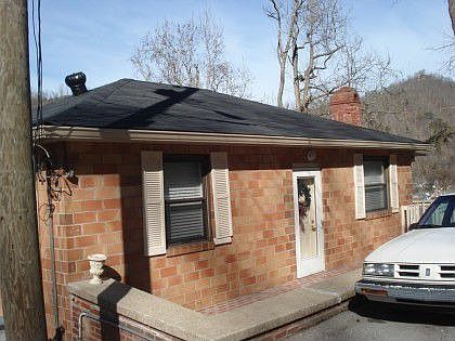 2nd image of 137 Perry St