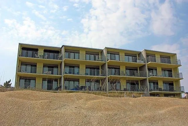 2 bed, 1056 sqft, $2,495 — Photo 2